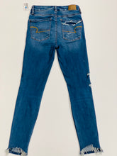 Load image into Gallery viewer, American Eagle Womens Denim Size 2 (26)-9530CD2C-C67B-4BB6-ACF0-0D34396051E3.jpeg
