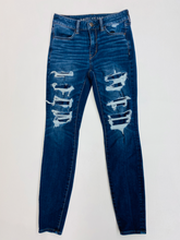 Load image into Gallery viewer, American Eagle Womens Denim Size 3/4 (27)
