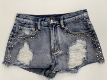 Load image into Gallery viewer, Forever 21 Shorts Size 3/4
