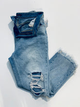 Load image into Gallery viewer, Kendall &amp; Kylie Womens Denim Size 5/6 (28)-68ACA5B6-7010-4CFD-94EE-53F277194C7D.jpeg

