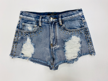Load image into Gallery viewer, Forever 21 Shorts Size 3/4
