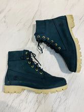 Load image into Gallery viewer, Timberland Boots 8.5-52AF9584-955D-4964-8FBC-9AE21DEAA251.jpeg
